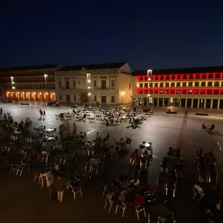 לינה וארוחת בוקר Plaza Mayor Corredera