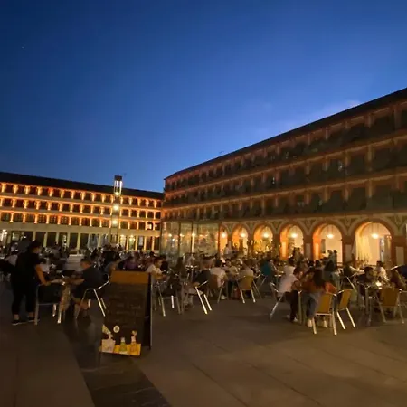 Plaza Mayor Corredera Oda ve Kahvaltı Cordoba