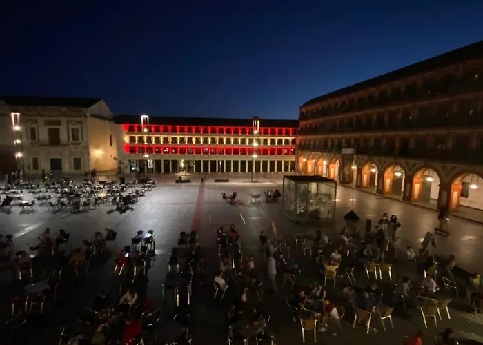 فندق مبيت وإفطار Plaza Mayor Corredera 3*